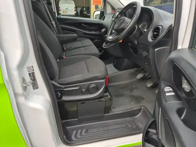 Used Mercedes Vito Progressive 140 HP (102 kW) 2020 White Van