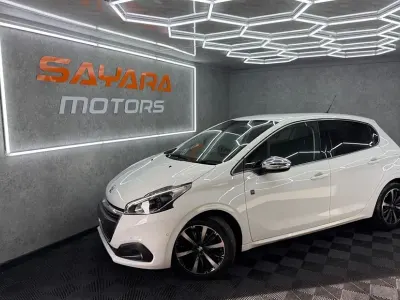 Used Peugeot 208 S 82 HP (60 kW) 2019 White Hatchback