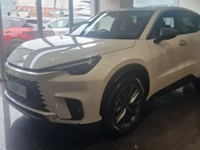 New Lexus LBX 136 HP (100 kW) 2026 Sonic white SUV