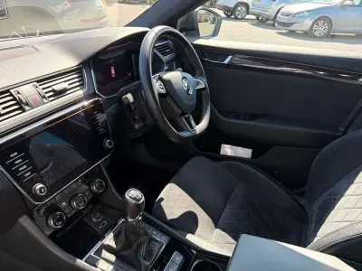 Used Skoda Superb SportLine 150 HP (110 kW) 2019 White Estate