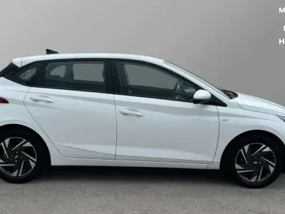 Gebraucht Hyundai i20 SE 100 PS (73 kW) 2022 Weiß Kleinwagen