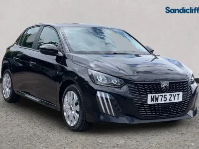 Käytetty Peugeot 208 Style 101 HP (74 kW) 2025 Musta Viistoperä