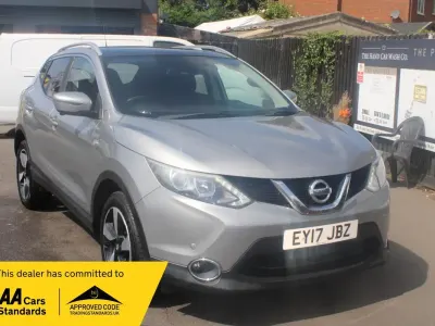 Used Nissan Qashqai N-Connecta 115 HP (84 kW) 2017 Silver SUV