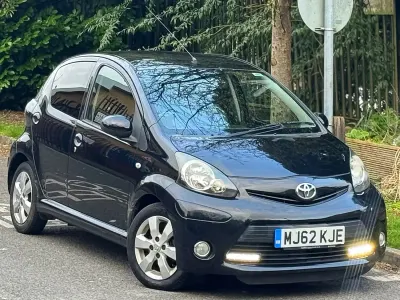 Gebraucht Toyota Aygo 2013 Schwarz Kleinwagen