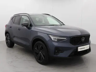 Usado Volvo XC40 Plus 2025 Azul SUV