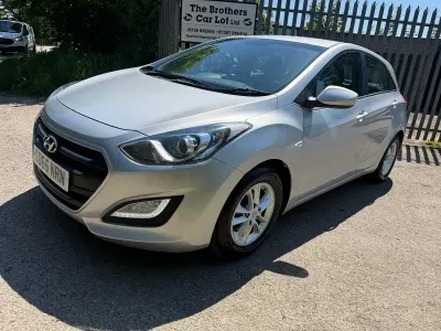 Used Hyundai i30 SE 110 HP (80 kW) 2015 Silver Hatchback
