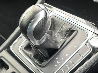 Used VW Golf VIII R 296 HP (217 kW) 2020 White Estate