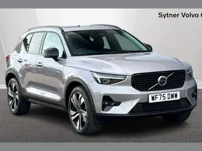 Usado Volvo XC40 Ultra 161 HP (118 kW) 2025 Prateado SUV