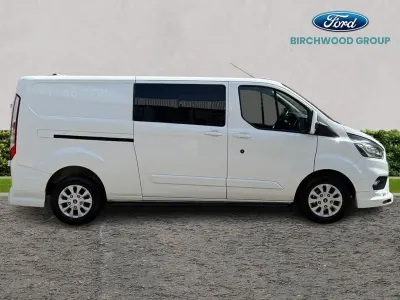 Used Ford Transit Custom Limited 130 HP (95 kW) 2022 White Van