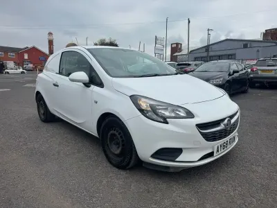 Used Vauxhall Corsa S 95 HP (69 kW) 2018 White Hatchback