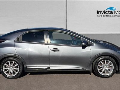 Begagnad Honda Civic SR 120 HK (88 kW) 2015 Grå Halvkombi