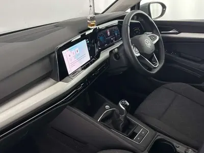 Second-hand VW Golf VIII Life 150 CP (110 kW) 2023 Gri Hatchback