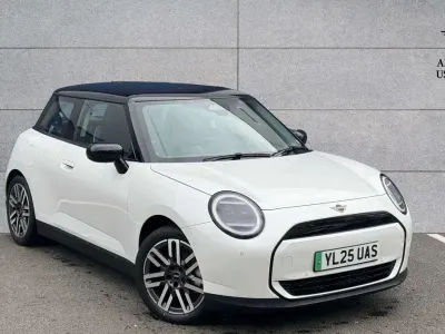 Used Mini Cooper Hatch 133 kW (181 HP) 2025 White Hatchback