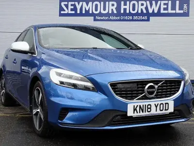 Used Volvo V40 R-Design 122 HP (89 kW) 2018 Blue Hatchback