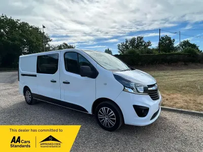 Used Vauxhall Vivaro Sportive 120 HP (88 kW) 2018 White