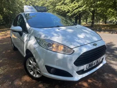 Used Ford Fiesta Zetec 2014 White Hatchback