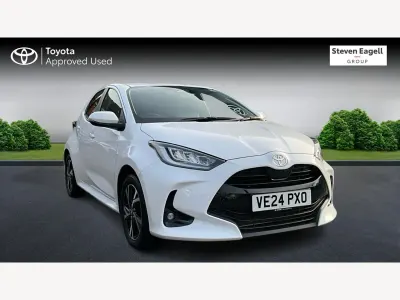 Second-hand Toyota Yaris Hybrid Design 2024 Alb Hatchback