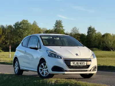 Used Peugeot 208 Active 2016 White Hatchback