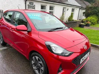 Used Hyundai i10 Advanced 63 HP (46 kW) 2025 Red Hatchback