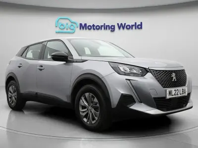 Używany Peugeot e-2008 Active Premium 100 kW (136 KM) 2022 SUV