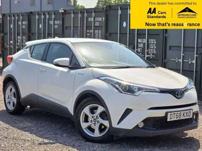 Used Toyota C-HR 122 HP (89 kW) 2019 White SUV