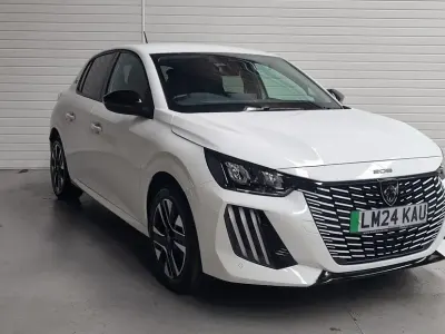 Used Peugeot e-208 Style 100 kW (136 HP) 2024 White Hatchback