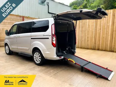 Used Ford Tourneo Titanium 130 HP (95 kW) 2022 Silver MPV