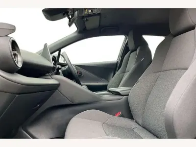 Used Toyota C-HR 140 HP (102 kW) 2025 White SUV