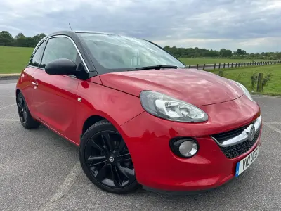 Używany Vauxhall Adam Glam 70 KM (51 kW) 2015 Czerwony Hatchback