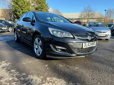 Used Vauxhall Astra SRi 98 HP (72 kW) 2014 Black Hatchback