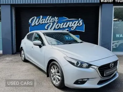 Używany Mazda 3 120 KM (88 kW) 2018 Srebrny Hatchback