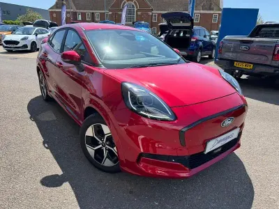 Ny Ford Puma Gen-E Select 123 kW (168 HK) 2025 Röd SUV
