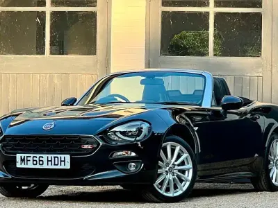 Used Fiat 124 Spider Lusso Plus 140 HP (102 kW) 2016 Black Cabriolet