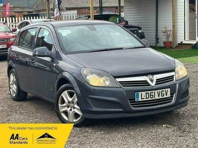 Used Vauxhall Astra Active 115 HP (84 kW) 2011 Blue Hatchback