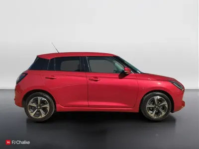 Usado Suzuki Swift 82 CV (60 kW) 2025 Rojo Utilitario