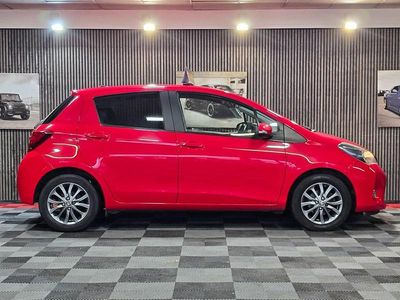 Used Toyota Yaris 99 HP (72 kW) 2017 Red Hatchback
