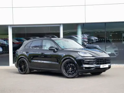 Used Porsche Cayenne 1969 Black SUV