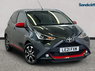 Usado Toyota Aygo Trend 72 HP (52 kW) 2021 Cinzento Citadino