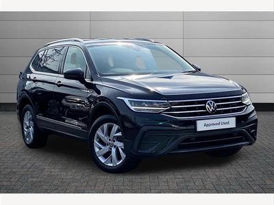 Gebraucht VW Tiguan Life 150 PS (110 kW) 2022 Schwarz SUV