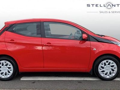Used Toyota Aygo X-play 70 HP (51 kW) 2020 Red Hatchback