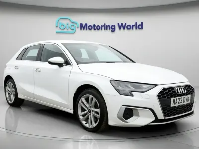 Begagnad Audi A3 Sportback Sport 2023 Vit Halvkombi