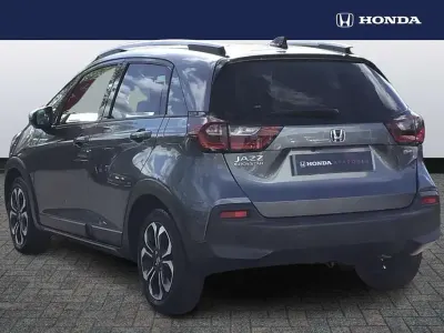 Usado Honda Jazz Hybrid 109 HP (80 kW) 2023 Cinzento Citadino