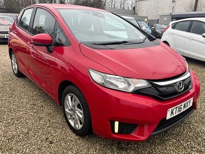 Used Honda Jazz SE 102 HP (75 kW) 2016 Red Hatchback