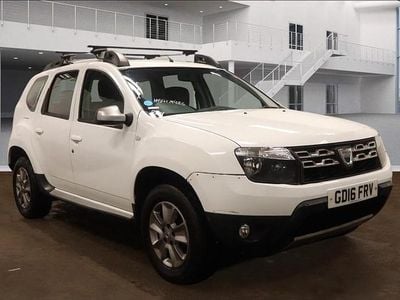 Used Dacia Duster Lauréate 110 HP (80 kW) 2016 White SUV