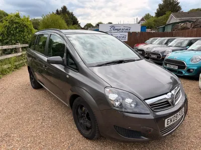 Begagnad Vauxhall Zafira 120 HK (88 kW) 2009 Grå Minibuss