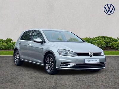 Used VW Golf VII SE 123 HP (90 kW) 2018 Silver Hatchback