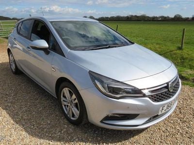 Used Vauxhall Astra Design Edition 110 HP (80 kW) 2018 Silver Hatchback