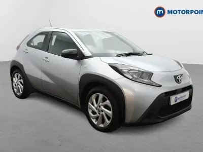 Usado Toyota Aygo X PURE 2023 Prateado SUV