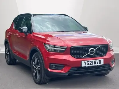 Usado Volvo XC40 R-Design 163 CV (119 kW) 2021 Rojo SUV