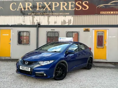 Begagnad Honda Civic EX 150 HK (110 kW) 2012 Blå Halvkombi